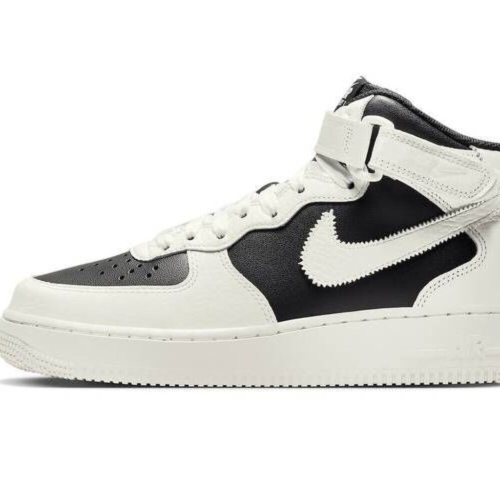 Nike's Air Force 1 Mid Reverse Panda Size 10